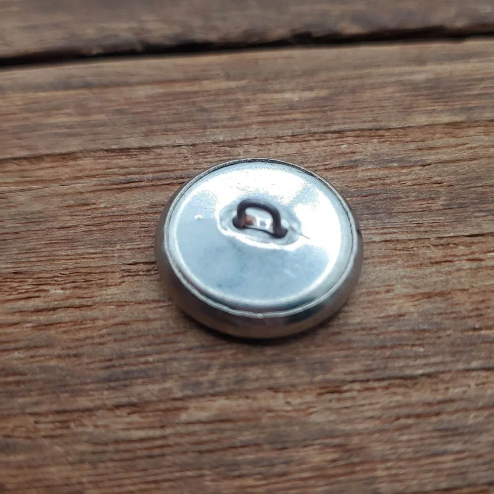 Vintage Silver Tone Crest Lapel Button- Men's Accessory P411